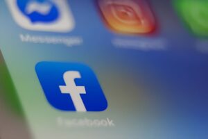 WhatsApp Customer Service Pricing Feeds Facebook